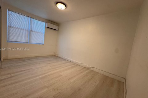 Apartment in Hollywood, Florida 1 bedroom, 43.57 sq.m. № 2075009 - photo 4