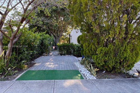 Apartment in Hollywood, Florida 1 bedroom, 43.57 sq.m. № 2075009 - photo 2