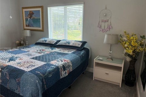 House in Margate, Florida 3 bedrooms, 111.02 sq.m. № 2063370 - photo 20