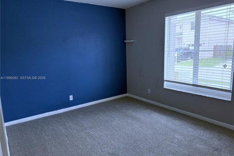 House in Margate, Florida 3 bedrooms, 111.02 sq.m. № 2063370 - photo 25