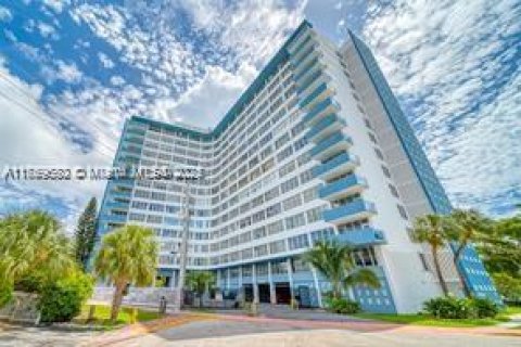 Condominio en venta en Miami Beach, Florida, 2 dormitorios, 97.08 m2 № 1707443 - foto 1