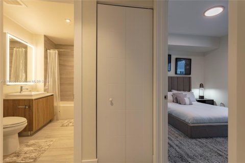 Condo in Aventura, Florida, 2 bedrooms  № 1730562 - photo 12