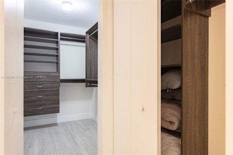 Condo in Aventura, Florida, 2 bedrooms  № 1730562 - photo 9