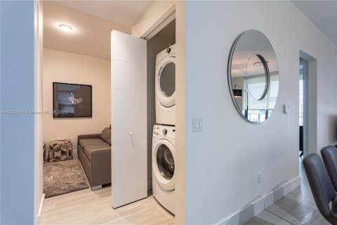 Condo in Aventura, Florida, 2 bedrooms  № 1730562 - photo 16