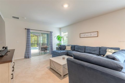 House in New Smyrna Beach, Florida 3 bedrooms, 150.13 sq.m. № 1818913 - photo 19