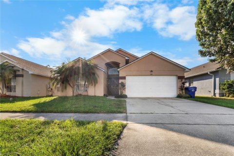 Casa en venta en Kissimmee, Florida, 4 dormitorios, 150.69 m2 № 1909032 - foto 1