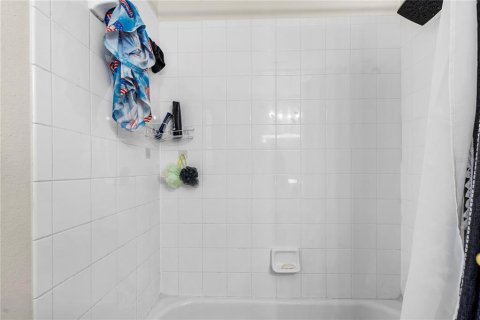 Casa en venta en Kissimmee, Florida, 4 dormitorios, 150.69 m2 № 1909032 - foto 17