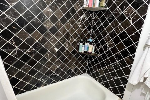 Copropriété à vendre à Weston, Floride: 2 chambres, 116.69 m2 № 1960416 - photo 9