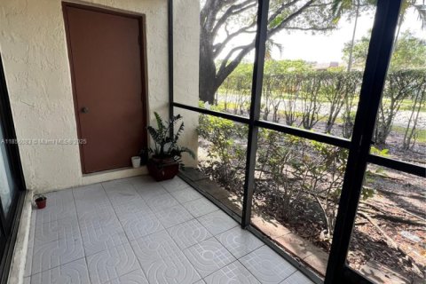 Copropriété à vendre à Weston, Floride: 2 chambres, 116.69 m2 № 1960416 - photo 18