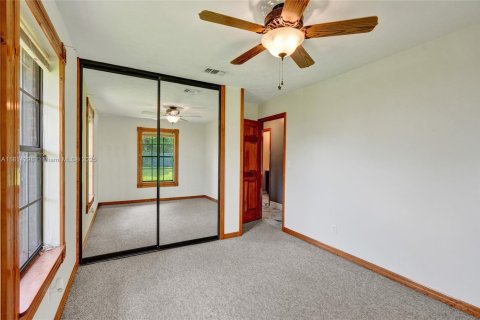 House in Port St. Lucie, Florida 3 bedrooms, 141.68 sq.m. № 1766825 - photo 23