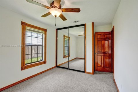 House in Port St. Lucie, Florida 3 bedrooms, 141.68 sq.m. № 1766825 - photo 22