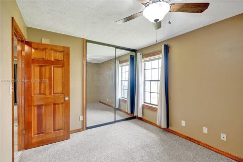 House in Port St. Lucie, Florida 3 bedrooms, 141.68 sq.m. № 1766825 - photo 26