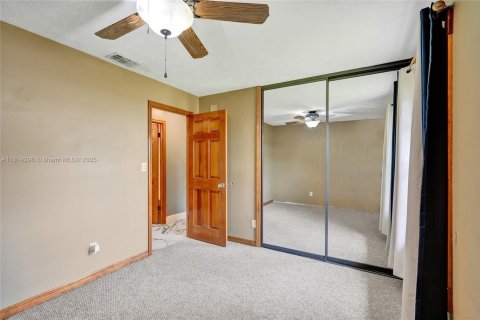 House in Port St. Lucie, Florida 3 bedrooms, 141.68 sq.m. № 1766825 - photo 25