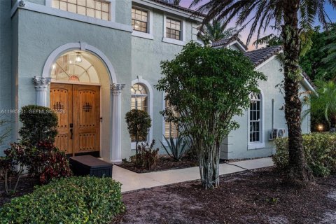 House in Fort Lauderdale, Florida 8 bedrooms, 318.19 sq.m. № 2053019 - photo 5