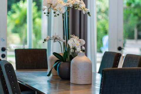 House in Fort Lauderdale, Florida 8 bedrooms, 318.19 sq.m. № 2053019 - photo 17