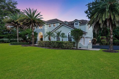 House in Fort Lauderdale, Florida 8 bedrooms, 318.19 sq.m. № 2053019 - photo 3