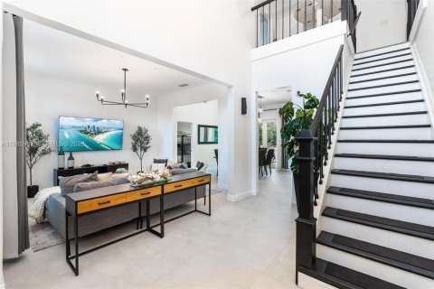 House in Fort Lauderdale, Florida 8 bedrooms, 318.19 sq.m. № 2053019 - photo 12