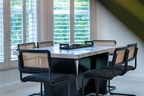 House in Fort Lauderdale, Florida 8 bedrooms, 318.19 sq.m. № 2053019 - photo 14