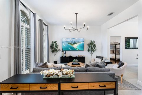 House in Fort Lauderdale, Florida 8 bedrooms, 318.19 sq.m. № 2053019 - photo 10