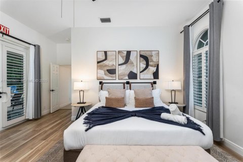 House in Fort Lauderdale, Florida 8 bedrooms, 318.19 sq.m. № 2053019 - photo 28