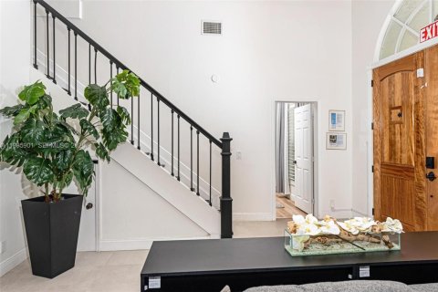 House in Fort Lauderdale, Florida 8 bedrooms, 318.19 sq.m. № 2053019 - photo 7