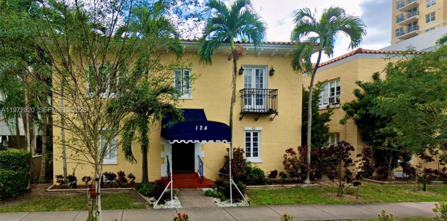 Studio in Coral Gables, Florida № 2033063
