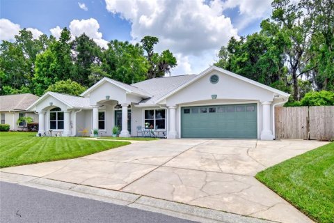 House in Ocala, Florida 4 bedrooms, 225.2 sq.m. № 2110203 - photo 2