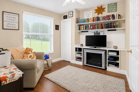 House in Ocala, Florida 4 bedrooms, 225.2 sq.m. № 2110203 - photo 4