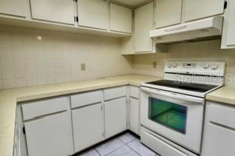 Casa en alquiler en Spring Hill, Florida, 2 dormitorios, 108.97 m2 № 1900163 - foto 9