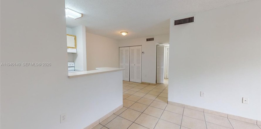 Condo in Miami, Florida, 2 bedrooms  № 1997834