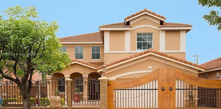 Villa ou maison à Miami, Floride 4 chambres, 262.54 m2 № 1935150