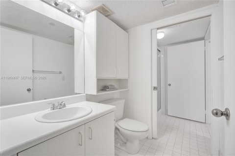 Купить кондоминиум в Тамарак, Флорида 2 спальни, 91.14м2, № 2062309 - фото 28