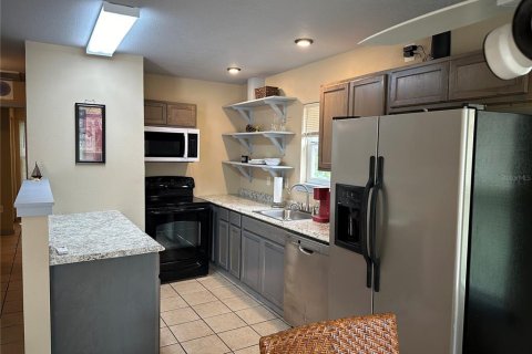 House in Umatilla, Florida 2 bedrooms, 80.27 sq.m. № 1405672 - photo 6