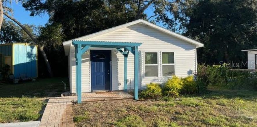 House in Umatilla, Florida 2 bedrooms, 80.27 sq.m. № 1405672