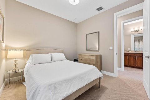 Casa en venta en Hollywood, Florida, 3 dormitorios, 206.24 m2 № 1951382 - foto 25