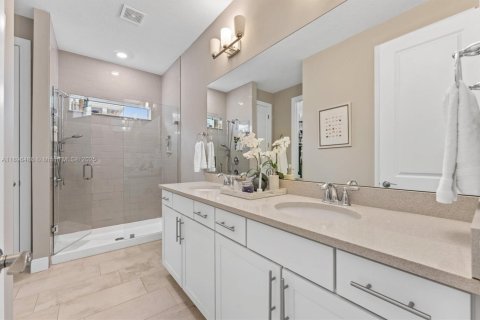 Casa en venta en Hollywood, Florida, 3 dormitorios, 206.24 m2 № 1951382 - foto 22