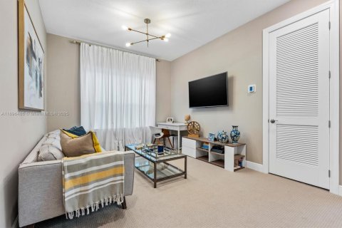 Casa en venta en Hollywood, Florida, 3 dormitorios, 206.24 m2 № 1951382 - foto 16