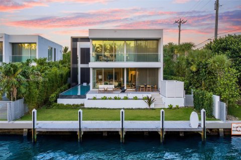 Casa en venta en Miami Beach, Florida, 4 dormitorios, 442.31 m2 № 1811532 - foto 2