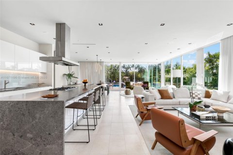 Casa en venta en Miami Beach, Florida, 4 dormitorios, 442.31 m2 № 1811532 - foto 15