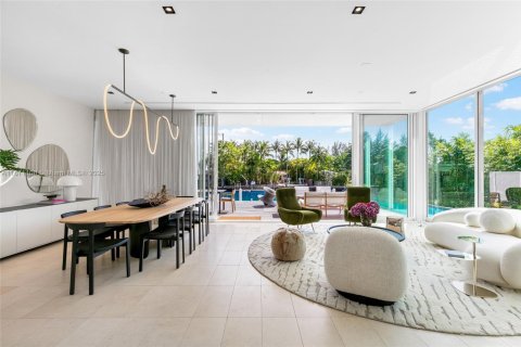 Casa en venta en Miami Beach, Florida, 4 dormitorios, 442.31 m2 № 1811532 - foto 30