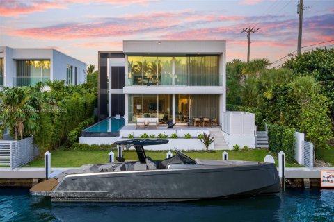 Casa en venta en Miami Beach, Florida, 4 dormitorios, 442.31 m2 № 1811532 - foto 1