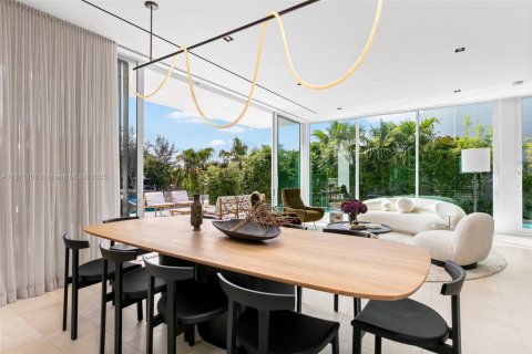 Casa en venta en Miami Beach, Florida, 4 dormitorios, 442.31 m2 № 1811532 - foto 28