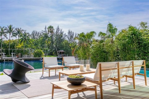 Casa en venta en Miami Beach, Florida, 4 dormitorios, 442.31 m2 № 1811532 - foto 9