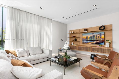 Casa en venta en Miami Beach, Florida, 4 dormitorios, 442.31 m2 № 1811532 - foto 18
