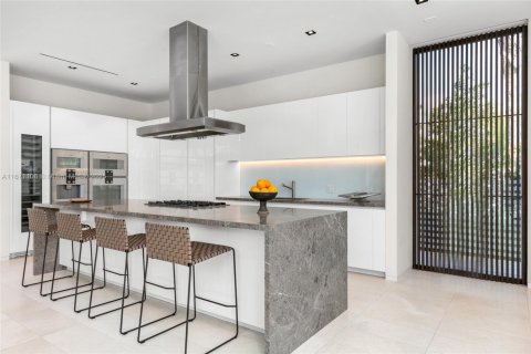 Casa en venta en Miami Beach, Florida, 4 dormitorios, 442.31 m2 № 1811532 - foto 23