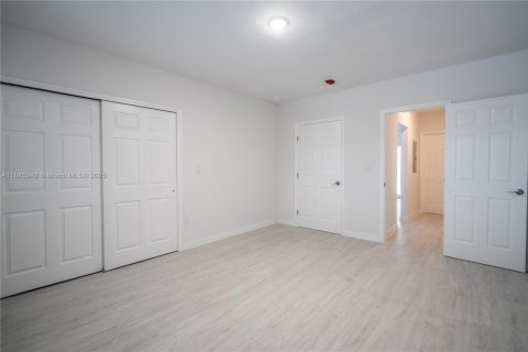 Apartamento en alquiler en Bay Harbor Islands, Florida, 1 dormitorio, 74.32 m2 № 1931381 - foto 11