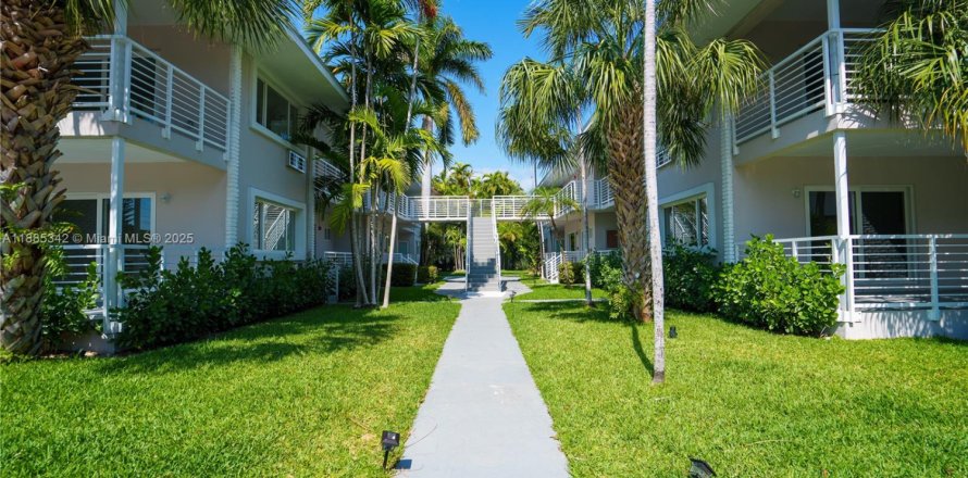 Apartamento en Bay Harbor Islands, Florida 1 dormitorio, 74.32 m2 № 1931381