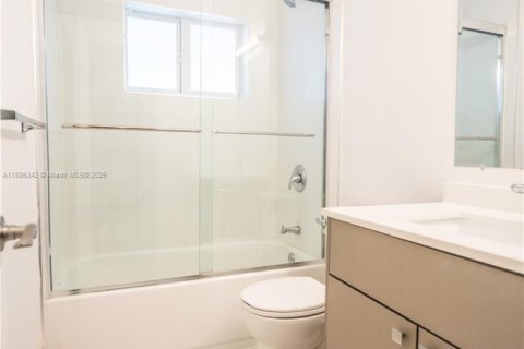 Apartamento en alquiler en Bay Harbor Islands, Florida, 1 dormitorio, 74.32 m2 № 1931381 - foto 13