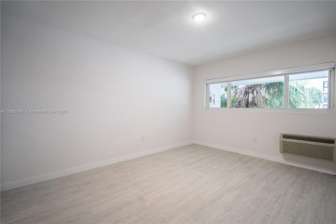 Apartamento en alquiler en Bay Harbor Islands, Florida, 1 dormitorio, 74.32 m2 № 1931381 - foto 12