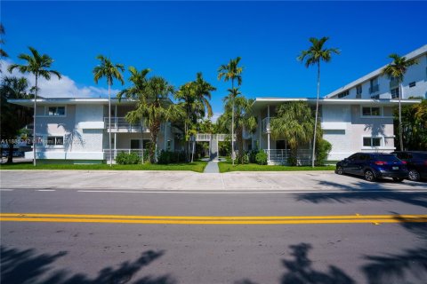 Apartamento en alquiler en Bay Harbor Islands, Florida, 1 dormitorio, 74.32 m2 № 1931381 - foto 17